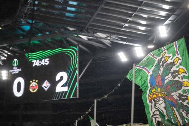 Scoreboard with Rapid Wien flag during Europa Conference league match, SK Rapid Wien - ACF Fiorentina, 23. october 2025, Allianz stadium, Wien, Austria Copyright: xMICHALxFAJT,ZOSPORTU.SKx FAJ_1813