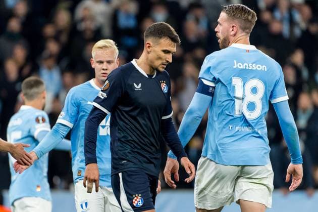 Malmo FF v GNK Dinamo - UEFA Europa League 2025 26 League Phase MD3 MALMO, SWEDEN - OCTOBER 23: Dejan Ljubicic of Dinamo Zagreb and Pontus Jansson of Malmo during the UEFA Europa League 2025 26 League Phase MD3 match between Malmo FF and GNK Dinamo at Malmo New Stadium on October 23, 2025 in Malmo, Sweden.  ChristianxOrnberg PIXSELL