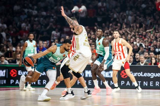 KK Crvena zvezda v Saski Baskonia - EuroLeague BELGRADE, SERBIA - OCTOBER 23: Donatas Motiejunas (20) of Crvena zvezda in action during the Turkish Airlines EuroLeague basketball match between KK Crvena zvezda and Saski Baskonia at the Belgrade Arena in Belgrade, Serbia on October 23, 2025. Filip Stevanovic Anadolu Belgrade Serbia. Editorial use only. Please get in touch for any other usage.  Copyright: x2025xAnadoluxFilipxStevanovicx