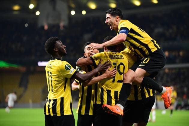 UEFA Conference League, AEK Athens vs Aberdeen - Players of AEK Athens celebrate during the UEFA Conference League league phase matchday 2 soccer match between AEK Athens vs Aberdeen held at AEK Arena in Athens, Greece, 23 October 2025. IMAGO ONE INCH PRODUCTIONS ATHENS Greece Copyright: xOnexInchxProductionsx 6700592