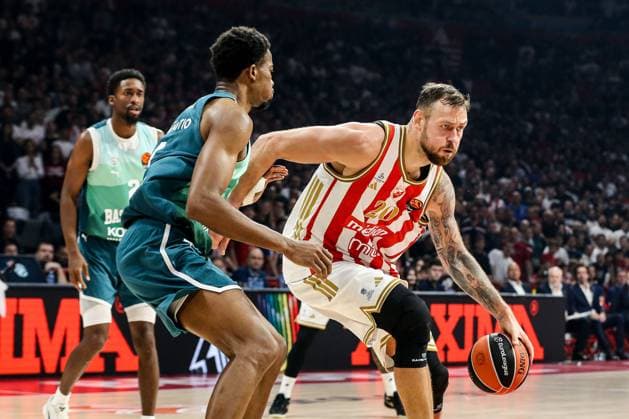 KK Crvena zvezda v Saski Baskonia - EuroLeague BELGRADE, SERBIA - OCTOBER 23: Donatas Motiejunas (20) of Crvena zvezda in action during the Turkish Airlines EuroLeague basketball match between KK Crvena zvezda and Saski Baskonia at the Belgrade Arena in Belgrade, Serbia on October 23, 2025. Filip Stevanovic Anadolu Belgrade Serbia. Editorial use only. Please get in touch for any other usage.  Copyright: x2025xAnadoluxFilipxStevanovicx