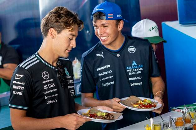Formula?1 Gran?Premio?de?la?Ciudad?de? México?2025 Remy Midez OVERTAKE MAXPPP - Mexico?City 23 10 2025 63 RUSSELL George (gbr), Mercedes AMG Petronas, portrait, 23 ALBON Alexander (tha), Atlassian Williams Racing, portrait at the Formula?1 Gran?Premio?de?la?Ciudad?de?México?2025, the 20th round of the 2025 FIA Formula?1 World Championship, WM, Weltmeisterschaft at the Autódromo?Hermanos?Rodríguez in Mexico?City, Mexico, from 23 to 26 October 2025 Mexico?City Autódromo Hermanos Rodríguez Mexico  Copyright: xOVERTAKE MAXPPPxRemyxMidezx OVT202510247513 OVT202510247513