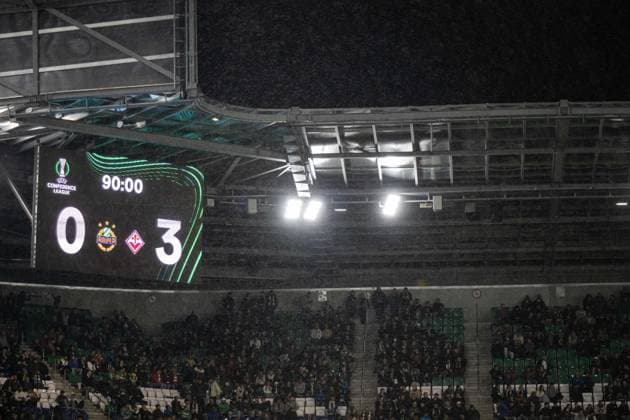 Scoreboard on rain with stands during Europa Conference league match, SK Rapid Wien - ACF Fiorentina, 23. october 2025, Allianz stadium, Wien, Austria Copyright: xMICHALxFAJT,ZOSPORTU.SKx FAJ_1831