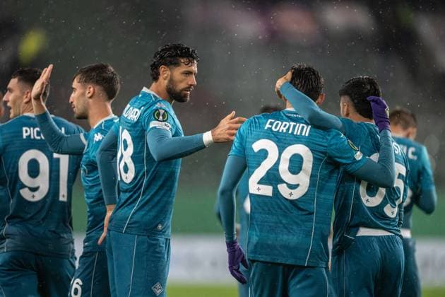 Pablo Mari a goal celebrate with his teamamtes during Europa Conference league match, SK Rapid Wien - ACF Fiorentina, 23. october 2025, Allianz stadium, Wien, Austria Copyright: xMICHALxFAJT,ZOSPORTU.SKx MAR_1659