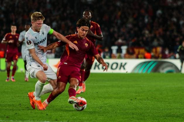CALCIO - UEFA Europa League - AS Roma vs FC Viktoria Plzen Paulo Dybala of A.S. Roma during AS Roma vs FC Viktoria Plzen, Football Europa League match in Rome, Italy, October 23 2025 Rome Italy  Copyright: xIPAxSport ABACAx