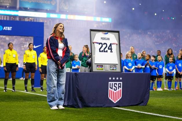 October 23, 2025: Alex Morgan smiles to the crowd during her retirement ceremony at Subaru Park in Chester, Pennsylvania. CSM Chester United States of America - ZUMAc04_ 20251023_zma_c04_021 Copyright: xKylexRoddenx