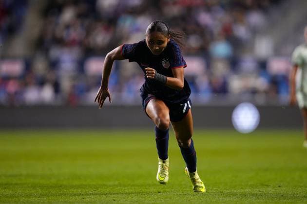 October 23, 2025: United States Forward Alyssa Thompson (21) runs on the field during the second half of an International Friendly, Länderspiel, Nationalmannschaft against Portugal at Subaru Park in Chester, Pennsylvania. CSM Chester United States of America - ZUMAc04_ 20251023_zma_c04_032 Copyright: xKylexRoddenx
