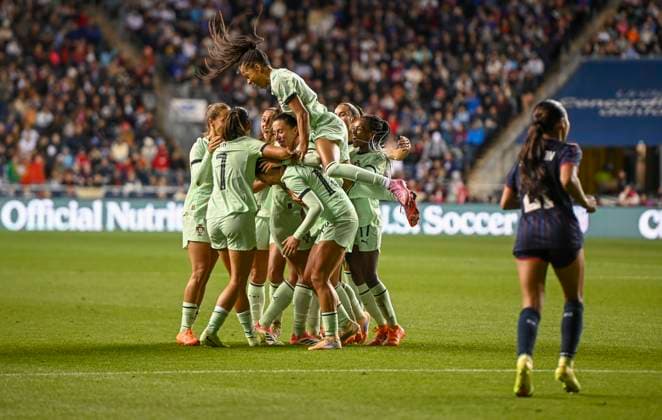 October 23, 2025, Chester, Pennsylvania, United States: Portugal players celebrate after scoring the winning goal against the USWNT during their match at Subaru Park in Chester PA Chester United States - ZUMArf1_ 20251023_zaf_rf1_027 Copyright: xRickyxFitchettx