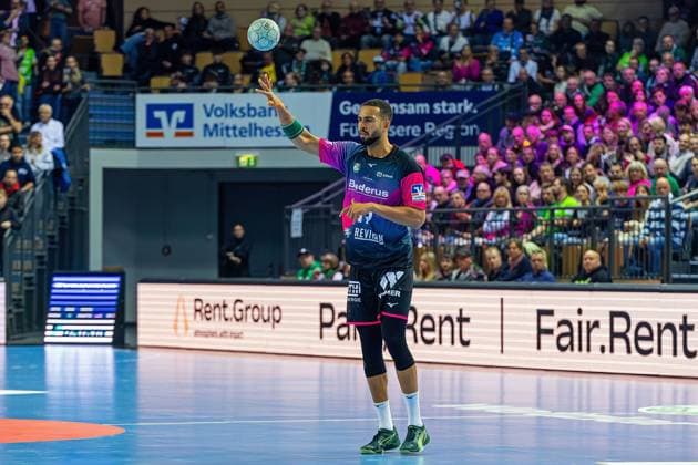 23 10 2025, xovx, Handball Daikin Handball Bundesliga, HSG Wetzlar FRISCH AUF Göppingen Philipp Ahouansou HSG Wetzlar , Freisteller Wetzlar Buderus Arena Hessen Deutschland DE
