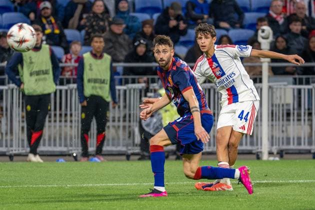 Lyon, France, October 23th 2025 Dominik Schmid (31 Basel) and Khalis Merah (44 Lyon) during the Europa League football match between Olympique Lyon and FC Basel 1893 at OL Stadium in Lyon, France. Pascal von Büren (Pascal von Büren SPP) Copyright: xPascalxvonxBürenx xSPPx spp-en-PaVoBSp-PAVO_Lyon-68