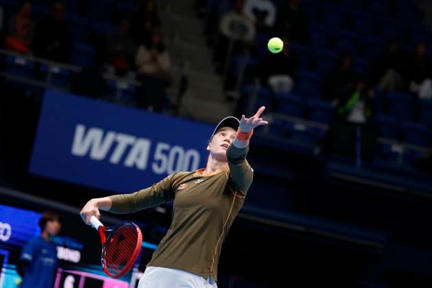 October 24, 2025, Tokyo, Japan: Elena RYBAKINA (KAZ) serves against Victoria MBOKO (CAN) during their Quarter Final match at the Toray Pan Pacific Open Tennis at Ariake Colosseum in Tokyo. The tournament runs from October 20 to 26. Rybakina won 6-3, 7-6 Tokyo Japan - ZUMAm191 20251024_aap_m191_005 Copyright: xRodrigoxReyesxMarinx