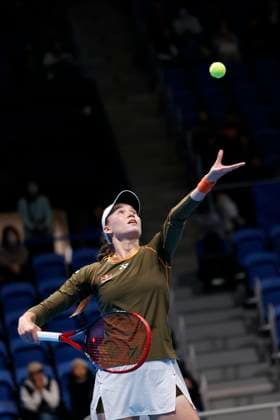 October 24, 2025, Tokyo, Japan: Elena RYBAKINA (KAZ) serves against Victoria MBOKO (CAN) during their Quarter Final match at the Toray Pan Pacific Open Tennis at Ariake Colosseum in Tokyo. The tournament runs from October 20 to 26. Rybakina won 6-3, 7-6 Tokyo Japan - ZUMAm191 20251024_aap_m191_006 Copyright: xRodrigoxReyesxMarinx