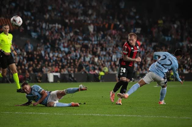 October 23, 2025, Vigo, Galicia, Spain: VIGO, SPAIN. OCTOBER 23: Europa League match between RC CELTA and OGC Nice at the Abanca-Balaidos Stadium in Vigo on October 23, 2025. Vigo Spain - ZUMAi112 20251023_zip_i112_026 Copyright: xAdrianxIragox Vigo Spain - ZUMA0838 20251023_zip_i112_026 Copyright: xIMAGO AdrianxIragox