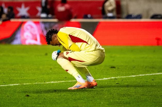October 23, 2025, Bridgeview, Illinois, United States: Orlando City Goalkeeper Pedro Gallese (1) seen during the Chicago Fire FC vs Orlando City Wildcard match at SeatGeek Stadium. Final Score: Chicago Fire 3:1 Orlando City Bridgeview United States - ZUMAs197 20251023_aaa_s197_400 Copyright: xRajxChavdax