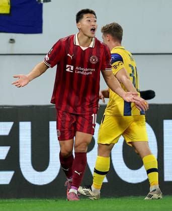 Maccabi Tel-Aviv v Midtjylland, UEFA Europa League 2025 2026 Backa Topola, Serbia. 23rd October 2025. Midtjylland s Guesung Cho during the UEFA Europa League football match between Maccabi Tel-Aviv and Midtjylland in Backa Topola, Serbia on Oct. 23, 2025. Backa Topola Serbia Copyright: xPedjaxMilosavljevic STARSPORTx x
