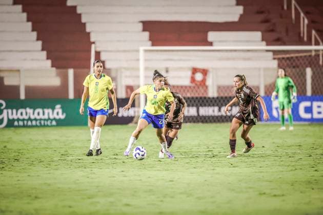Amistoso Feminino Sub20 Brasil x México GOIÃ¢NIA, GO - 23.10.2025: AMISTOSO FEMININO SUB20 BRASIL X MÃ XICO - Friendly match between the Brazilian Women& 39;s Under-20 Team and the Mexican national team, Nationalteam held at the OnÃ sio Brasileiro Alvarenga Stadium in the city of Goiania GO, this Wednesday, 23rd. (Photo: Claudio Santos Fotoarena) x2829863x  ClaudioxSantos