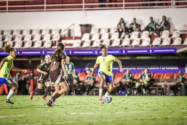 Amistoso Feminino Sub20 Brasil x México GOIÃ¢NIA, GO - 23.10.2025: AMISTOSO FEMININO SUB20 BRASIL X MÃ XICO - Friendly match between the Brazilian Women& 39;s Under-20 Team and the Mexican national team, Nationalteam held at the OnÃ sio Brasileiro Alvarenga Stadium in the city of Goiania GO, this Wednesday, 23rd. (Photo: Claudio Santos Fotoarena) x2829868x  ClaudioxSantos