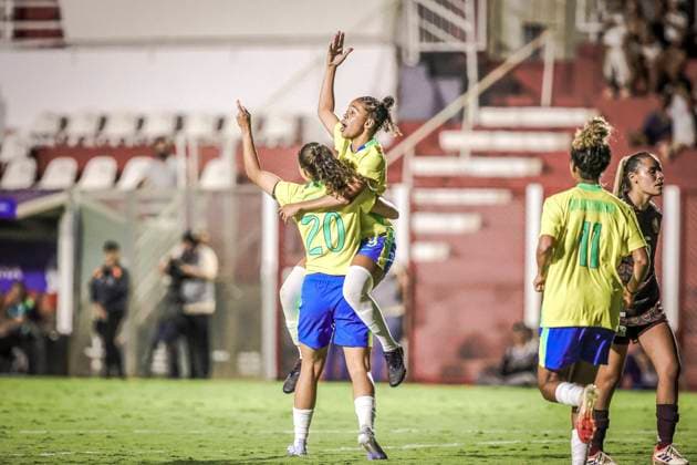 Amistoso Feminino Sub20 Brasil x México GOIÃ¢NIA, GO - 23.10.2025: AMISTOSO FEMININO SUB20 BRASIL X MÃ XICO - Friendly match between the Brazilian Women& 39;s Under-20 Team and the Mexican national team, Nationalteam held at the OnÃ sio Brasileiro Alvarenga Stadium in the city of Goiania GO, this Wednesday, 23rd. (Photo: Claudio Santos Fotoarena) x2829902x  ClaudioxSantos