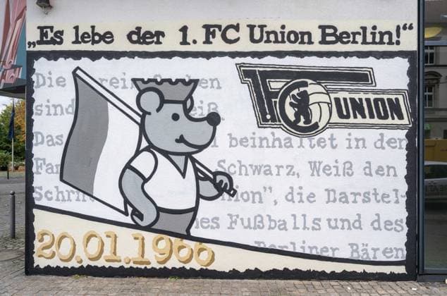 Soccer, men, season 2025 2026, 1 Bundesliga, new mural on a hotel facade near the old town of Köpenick on the occasion of the 60th club anniversary of 1 FC Union on January 20, 1966, Long live 1 FC Union , 24 10 2025, Copyright: xMatthiasxKochx