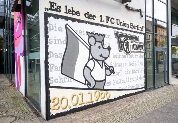 Football, 1st BL, 1. FC Union Berlin, New mural in the old town centre of Köpenick