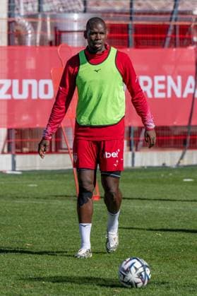 Pogba Training in France - 24 Oct 2025 French player Paul Pogba is seen during the collective team training in AS Monaco Football Club training center. AS Monaco next french championship Ligue 1 McDonald game will take place on october 22 versus Toulouse FC in Stade Louis II in Monaco. It is said Paul Pogba will not participate and need three weeks more training. La Turbie France Copyright: xLaurentxCoustx xSOPAxImagesx lcoust-asm-24-10-20