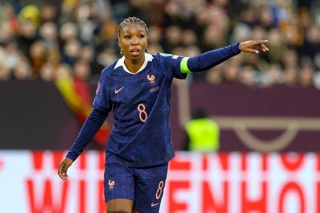 Düsseldorf, Germany, 24 10 25 Grace Geyoro France gestures, gestures during the UEFA Women s Nations League semi-final between Germany vs France at the Merkur Spiel Arena Düsseldorf Merkur Spiel Arena North Rhine Westphalia Germany Copyright: xBrauer-Fotoagenturx xAdrianxSchlx