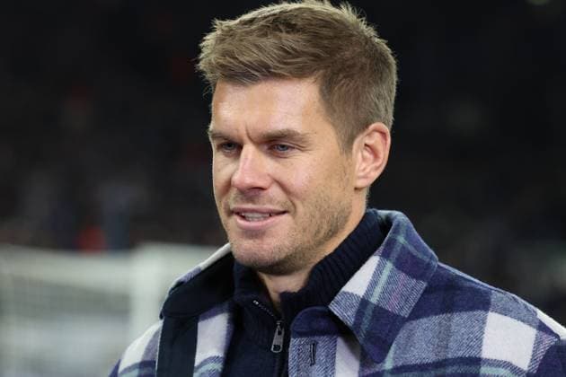 24 10 2025, xrekx, Soccer 2 Bundesliga, FC Schalke 04 SV Darmstadt 98 v l Simon Terodde DFL DFB REGULATIONS PROHIBIT ANY USE OF PHOTOGRAPHS as IMAGE SEQUENCES and or QUASI VIDEO Gelsenkirchen