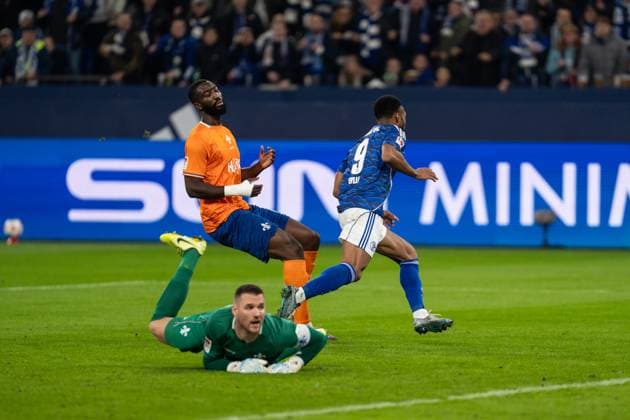 GER, 2 FBL, FC Schalke 04 vs SV Darmstadt 98 24 10 2025, Veltins Arena, Gelsenkirchen, GER, 2 FBL, FC Schalke 04 vs SV Darmstadt 98 in the picture Goal celebrations for the goal by Moussa Sylla FC Schalke 04, 9 to 1 0 Marcel Schuhen SV Darmstadt 98, 1 nordphotoxGmbHxx xChristianxSchulze nph000300