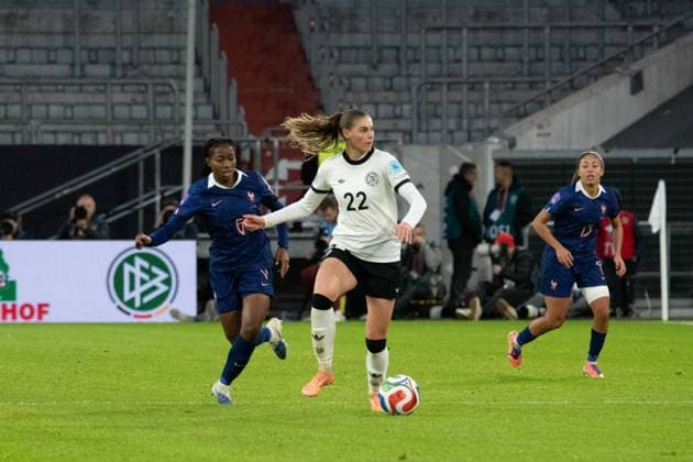 Jule Brand (22 Germany) during the UEFA Women s Nations League Final 4 (Semifinal) between Germany and France at Merkur Spiel-Arena in Düsseldorf, Germany, on October 24, 2025. Copyright: xQianruxZhang SPPx Sportspressphoto_SPR46929