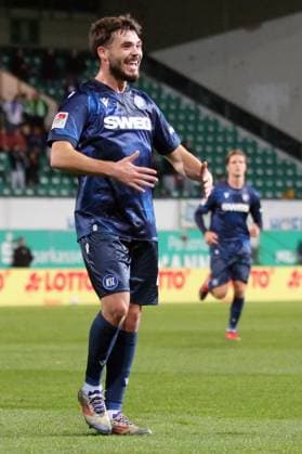 24 10 2025, xpfrx, Fußball 2 Bundesliga, SpVgg Greuther Fuerth Karlsruher SC v l Torjubel nach dem Tor zum celebrating the goal celebrate 0 2 durch Lilian Egloff Karlsruher SC KSC DFL DFB REGULATIONS PROHIBIT ANY USE OF PHOTOGRAPHS as IMAGE SEQUENCES and or QUASI VIDEO Fuerth