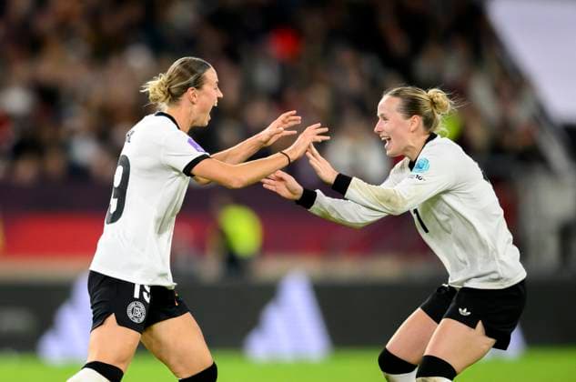 Klara BUEHL Bühl GER celebrates after her goal for 1 0, r Franziska Kett GER Soccer UEFA Women s Nations League, Semifinal First leg, Germany GER France FRA , on 24 10 2025 in Düsseldorf Germany Merkur Spiel Arena