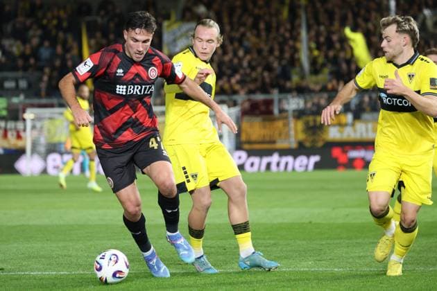 Lars Timo Gindorf Aachen 23 and David Suarez Cardenes Wiesbaden 47 , GER, SV Wehen Wiesbaden vs TSV Alemannia Aachen, 3 Liga, Matchday 12, 24 10 2025, GER, SV Wehen Wiesbaden vs TSV Alemannia Aachen, 3 Liga, Matchday 12, 24 10 2025, Wiesbaden Copyright: xEibner-Pressefoto JoergxNiebergax EP_JNL