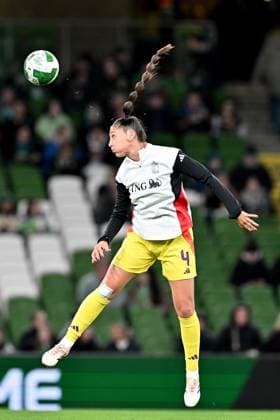 IRELAND VS BELGIUM Amber Tysiak (4) of Belgium pictured during a women football game between the national teams of the republic of Ireland and Belgium, called the Red Flames for the first leg of the Promotion relegation play-off in the Uefa Womens Nations League 2025, on Friday 24 October 2025 in Dublin , IRELAND . Photo Sportpix David Catry Dublin Aviva Stadium IRELAND  Copyright: xSportpix.bex xDavidxCatryxDavidxCatryx