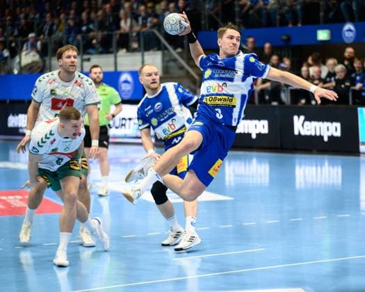 Oskar Joelsson ThSV Eisenach, 3 , Karolis, Antanavicius Left back, GWD Minden, 8 , Peter, Walz Kreislaeufer, ThSV Eisenach, 14 GER, Thuringia, ThSV Eisenach vs GWD Minden, 1 Daikin Handballbundesliga, Handball, 10 Matchday, Season 2025 2026, 24 10 2025 GER, Thuringia, ThSV Eisenach vs GWD Minden, 1 Daikin Handballbundesliga, Handball, 10 Matchday, Season 2025 2026, 24 10 2025 Eisenach Copyright: xEibner-Pressefoto MartinxHerbstx EP_MHT