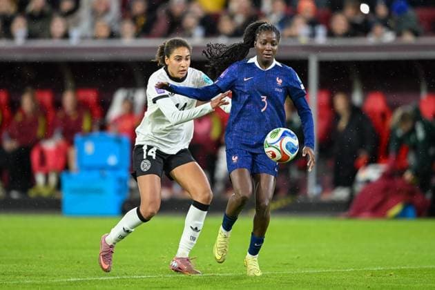 24 10 2025, Soccer international, Womens Nations League, semi-final, round 1 of 2, season 2025 2026, Germany France in the Merkur Spiel Arena in Duesseldorf duel between Cora Zicai Germany, 14 and Thiniba Samoura France, 03 Important note According to the guidelines of FIFA and UEFA, it is prohibited to use or have used photographs taken in the stadium and or from the game in the form of sequential images and or video-like photo series Photo Kirchner Media Thomas Haesler Copyright: xKirchner-Media ThomasxHaeslerx