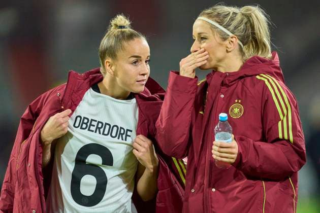 DFB team with Giulia Gwinn of Germany with jersey of Lena Oberdorf Kathrin-Julia Hendrich of Germany celebrate in the Women s Nations League 2025 Semi-Final first leg match GERMANY - FRANCE 1-0 on October 24, 2025 in Düsseldorf, Germany. Season 2025 2026