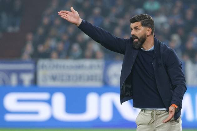 2 Bundesliga FC Schalke 04 SV Darmstadt 98 on 24 10 2025 in the Veltins Arena at Schalke Coach Miron Muslic Schalke gestures MH