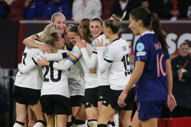 24 10 2025, xgrfx, Football UEFA Womens Nations League 1 2 Final, Germany France v l Goal, Klara Bühl German womens national team DFL DFB REGULATIONS PROHIBIT ANY USE OF PHOTOGRAPHS as IMAGE SEQUENCES and or QUASI VIDEO Düsseldorf