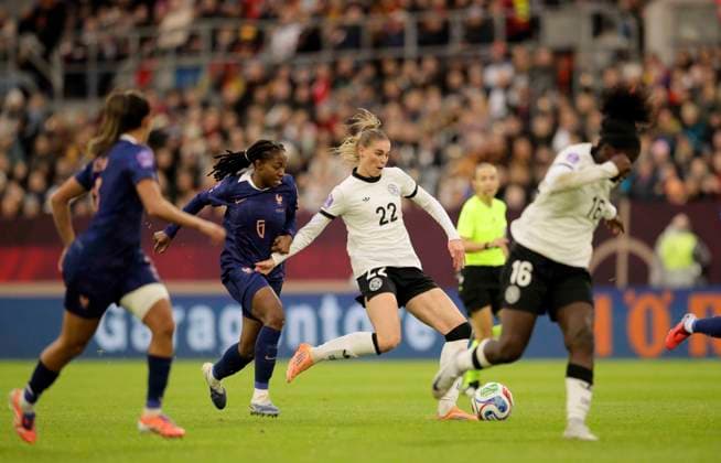 Photo Jule BRAND Germany vs Oriane Jean Francois left , 6 , France Womens international soccer match on Fri 24 10 2025 in Düsseldorf Germany France