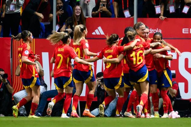 251024 Alexia Putellas of Spain celebrates after 1 0 during the Women s Nations League semifinal football match between Spain and Sweden on October 24, 2025 in Malaga Photo Ludvig Thunman BILDBYRAN code LT LT0735 fotboll football soccer fotball nations league uefa womens nations league spanien sverige sweden spain dam bbeng semifinal jubilation  Copyright: LUDVIGxTHUNMAN BB251024LT042