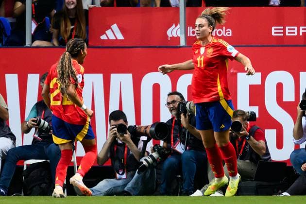 251024 Alexia Putellas of Spain celebrates after 1 0 during the Women s Nations League semifinal football match between Spain and Sweden on October 24, 2025 in Malaga Photo Ludvig Thunman BILDBYRAN code LT LT0735 fotboll football soccer fotball nations league uefa womens nations league spanien sverige sweden spain dam bbeng semifinal jubilation  Copyright: LUDVIGxTHUNMAN BB251024LT043