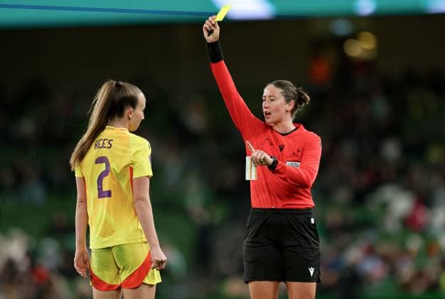 2025 UEFA Women s Nations League Promotion Relegation Play-off First Leg, Aviva Stadium, Dublin 24 10 2025 Republic of Ireland WNT vs Belgium Referee Franziska Wildfeuer shows Belgium™s Sari Kees a yellow card Franziska Wildfeuer shows Sari Kees a yellow card 24 10 2025  Copyright: x INPHO RyanxByrnex RB1_9020