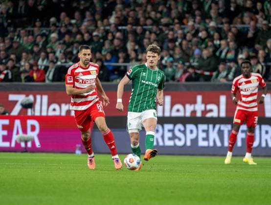 Soccer, Men, Season 2025 2026, 1 Bundesliga 8 Matchday , SV Werder Bremen 1 FC Union Berlin, v l Rani Khedira 1 FC Union Berlin , Jens Stage Werder Bremen , Derrick Köhn 1 FC Union Berlin , 24 10 2025, Copyright: xMatthiasxKochx