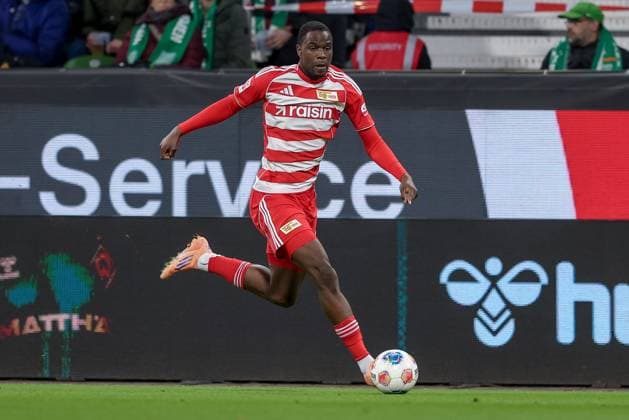Ilyas Ansah 1 FC Union Berlin, 10 on the ball, cropped image, single image, full body, action, action, match scene, THE DFL GUIDELINES PROHIBIT ANY USE OF PHOTOGRAPHS AS IMAGE SEQUENCES AND OR QUASI VIDEO DFL REGULATIONS PROHIBIT ANY USE OF PHOTOGRAPHS AS IMAGE SEQUENCES AND OR QUASI VIDEO , 24 10 2025, Bremen Germany , Football, Bundesliga, SV Werder Bremen 1 FC Union Berlin xobx