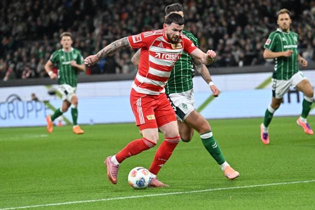 GER, 1 FBL, SV Werder Bremen vs Union Berlin 24 10 2025, Weserstadion, Bremen, GER, 1 FBL, SV Werder Bremen vs Union Berlin in picture Oliver Burke 1 FC Union Berlin 07 Marco Friedl Werder Bremen 32 Kapitaen nordphotoxGmbHxx xKokenge nph00001