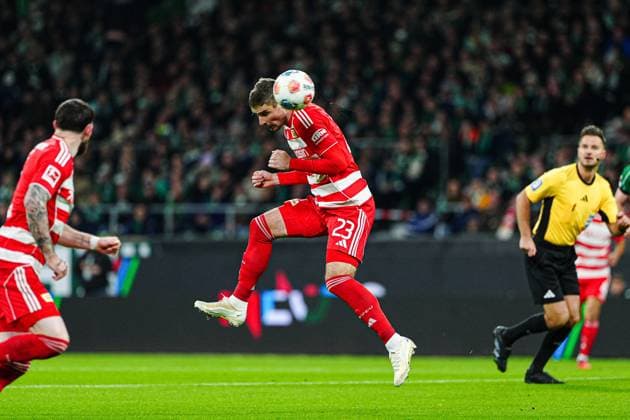 Header Andrej Ilic 1 FC Union Berlin, 23 GER, SV Werder Bremen vs 1 FC Union Berlin, Football, Bundesliga, Matchday 8, Season 2025 2026, 24 10 2025 DFL REGULATIONS PROHIBIT ANY USE OF PHOTOGRAPHS AS IMAGE SEQUENCES AND OR QUASI VIDEO GER, SV Werder Bremen vs 1 FC Union Berlin, Football, Bundesliga, Matchday 8, Season 2025 2026, 24 10 2025 Bremen Copyright: xEibner-Pressefoto MarcelxvonxFehrnx EP_MFN