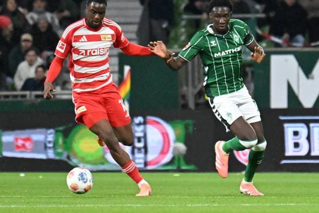 GER, 1 FBL, SV Werder Bremen vs Union Berlin 24 10 2025, Weserstadion, Bremen, GER, 1 FBL, SV Werder Bremen vs Union Berlin in picture Karim Coulibaly Werder Bremen 31 Ilyas Ansah 1 FC Union Berlin 10 nordphotoxGmbHxx xKokenge nph00001