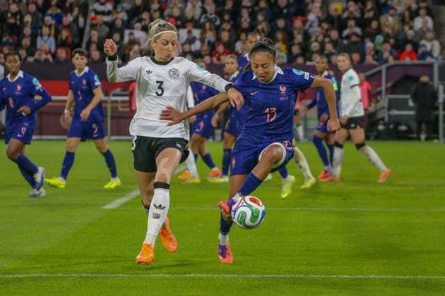 24 10 2025, xgrfx, Football UEFA Womens Nations League 1 2 Final, Germany France v l Kathrin Hendrich German Womens National Team , Selma Bacha France DFL DFB REGULATIONS PROHIBIT ANY USE OF PHOTOGRAPHS as IMAGE SEQUENCES and or QUASI VIDEO Düsseldorf