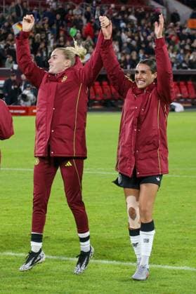 24 10 2025, xgrfx, Football UEFA Womens Nations League 1 2 Final, Germany France v l Laura Freigang, Bibiane Schulze Solano Deutsche Frauennationalmannschaft DFL DFB REGULATIONS PROHIBIT ANY USE OF PHOTOGRAPHS as IMAGE SEQUENCES and or QUASI VIDEO Düsseldorf