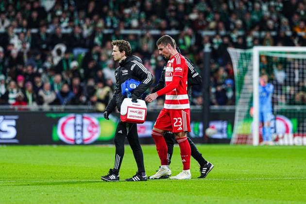 Injury Andrej Ilic 1 FC Union Berlin, 23 GER, SV Werder Bremen vs 1 FC Union Berlin, Football, Bundesliga, Matchday 8, Season 2025 2026, 24 10 2025 DFL REGULATIONS PROHIBIT ANY USE OF PHOTOGRAPHS AS IMAGE SEQUENCES AND OR QUASI VIDEO GER, SV Werder Bremen vs 1 FC Union Berlin, Football, Bundesliga, Matchday 8, Season 2025 2026, 24 10 2025 Bremen Copyright: xEibner-Pressefoto MarcelxvonxFehrnx EP_MFN